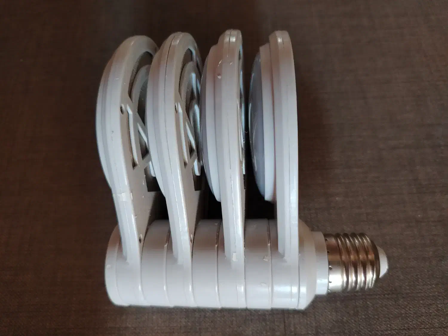 لامپ 4 رنگ|لامپ و چراغ|شاهینشهر, فردوسی|دیوار