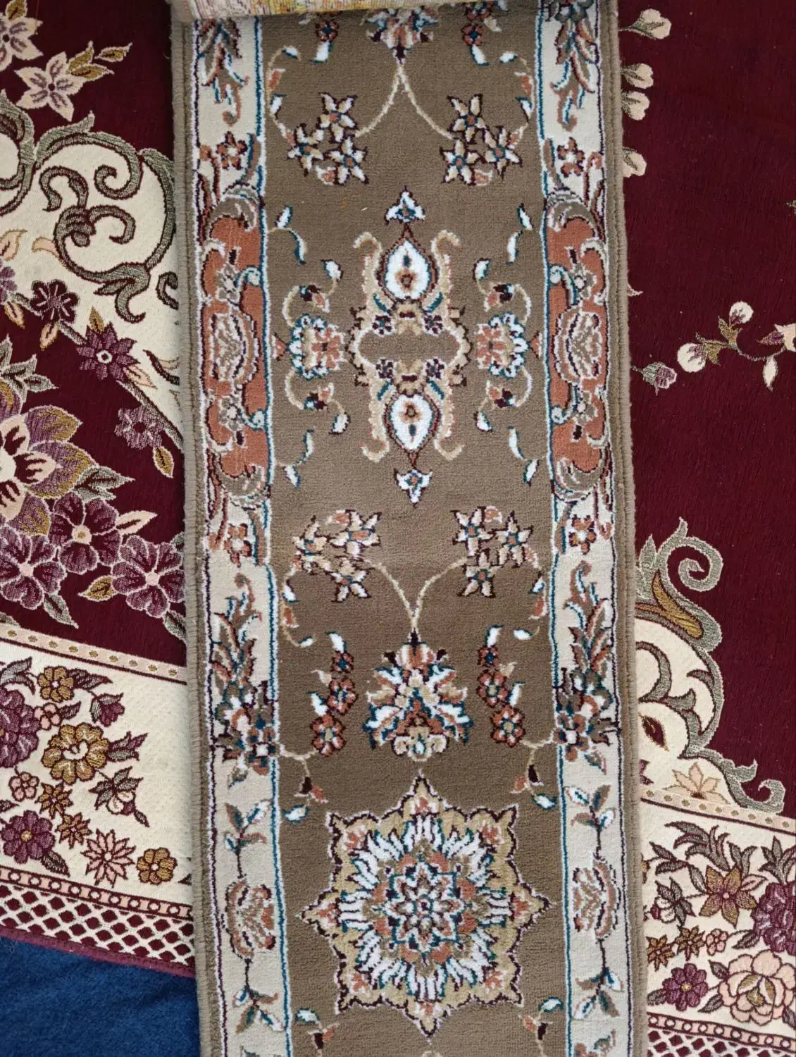 کناره|فرش|تربت‌حیدریه, آغوی|دیوار