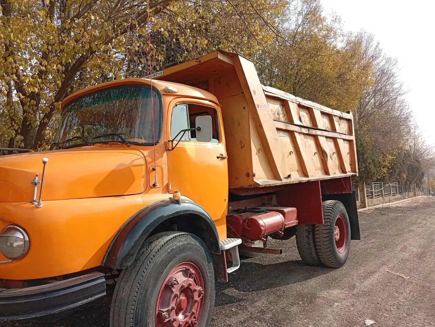 کامیون|خودرو سنگین|بومهن, |دیوار