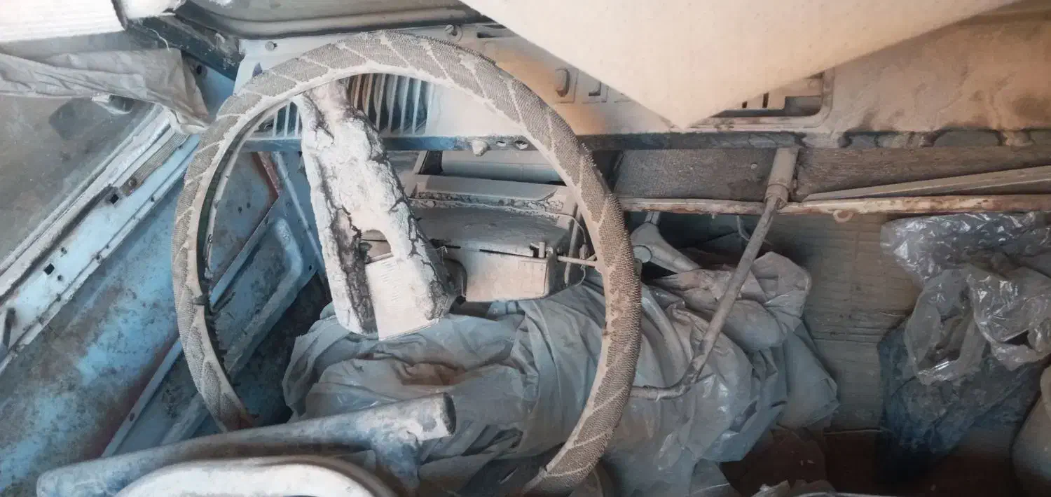 ژیان|خودرو کلاسیک|برخوار, |دیوار