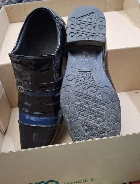 کفش مجلسی ورنی دو رنگ|کیف، کفش، کمربند|اسلام‌شهر, شهرک مفیدی|دیوار