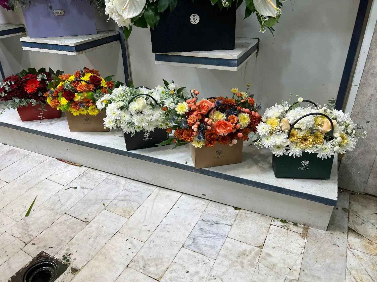 باکس سبدگل هدیه گلدان گلفروشی انلاین|گل و گیاه طبیعی|تهران, فردوس|دیوار
