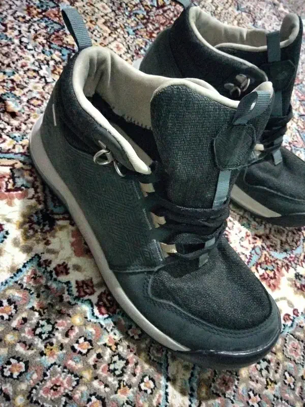 کفش زمستانی در حد نو.|کفش و لباس بچه|اردبیل, |دیوار