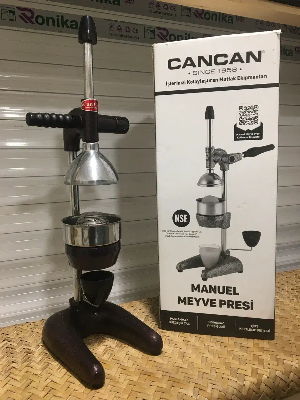 مخلوط کن2.5لیتری کاوردارstarوآبمیوه گیری دستی|کافی‌شاپ و رستوران|ری, دیلمان|دیوار