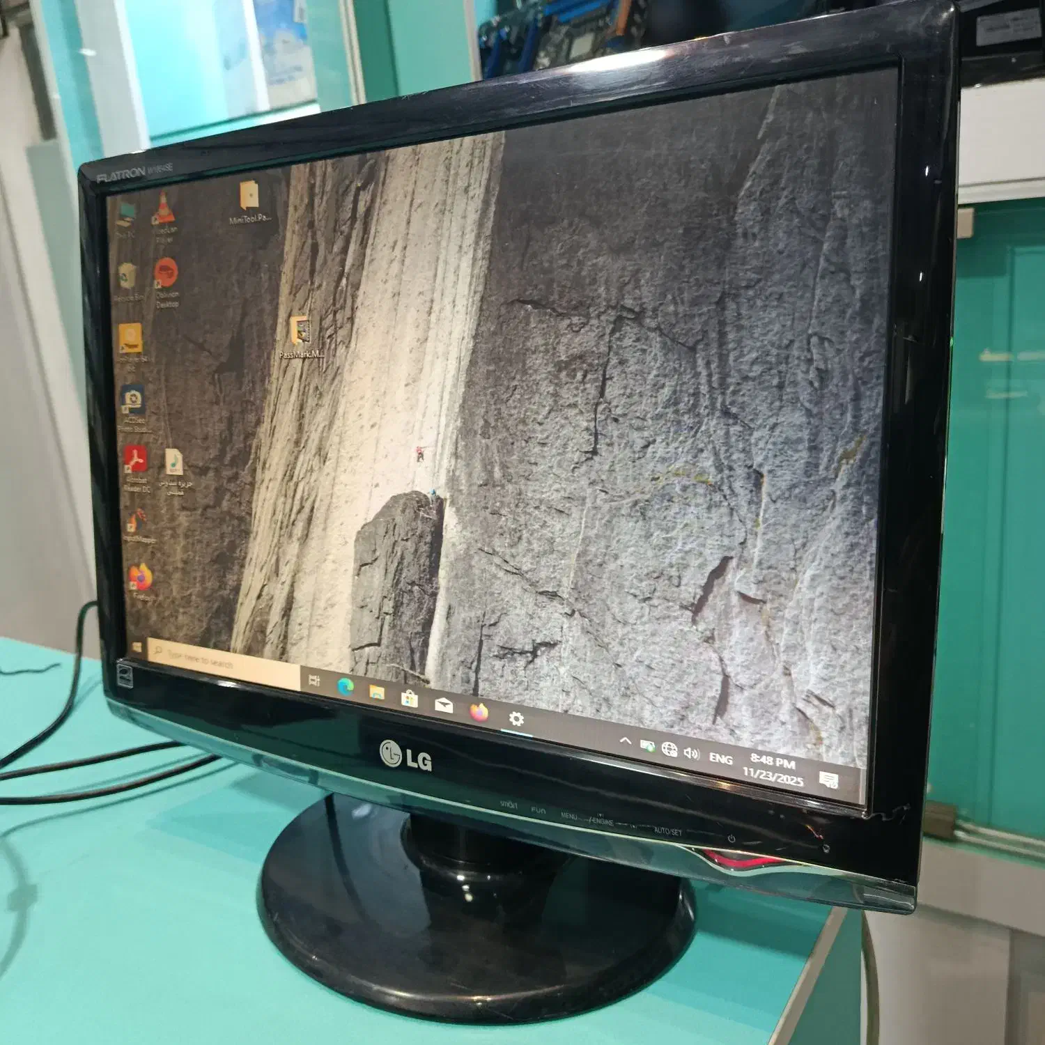 مانیتور 19 اینچ LG|قطعات و لوازم جانبی رایانه|بندر انزلی, استادیوم|دیوار