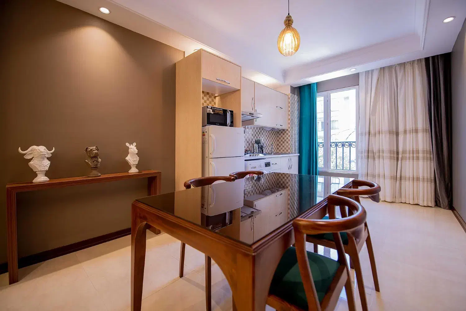 مبله ونک بسیار تمیز و لوکس|اجارهٔ کوتاهمدت آپارتمان و سوئیت|تهران, ونک|دیوار