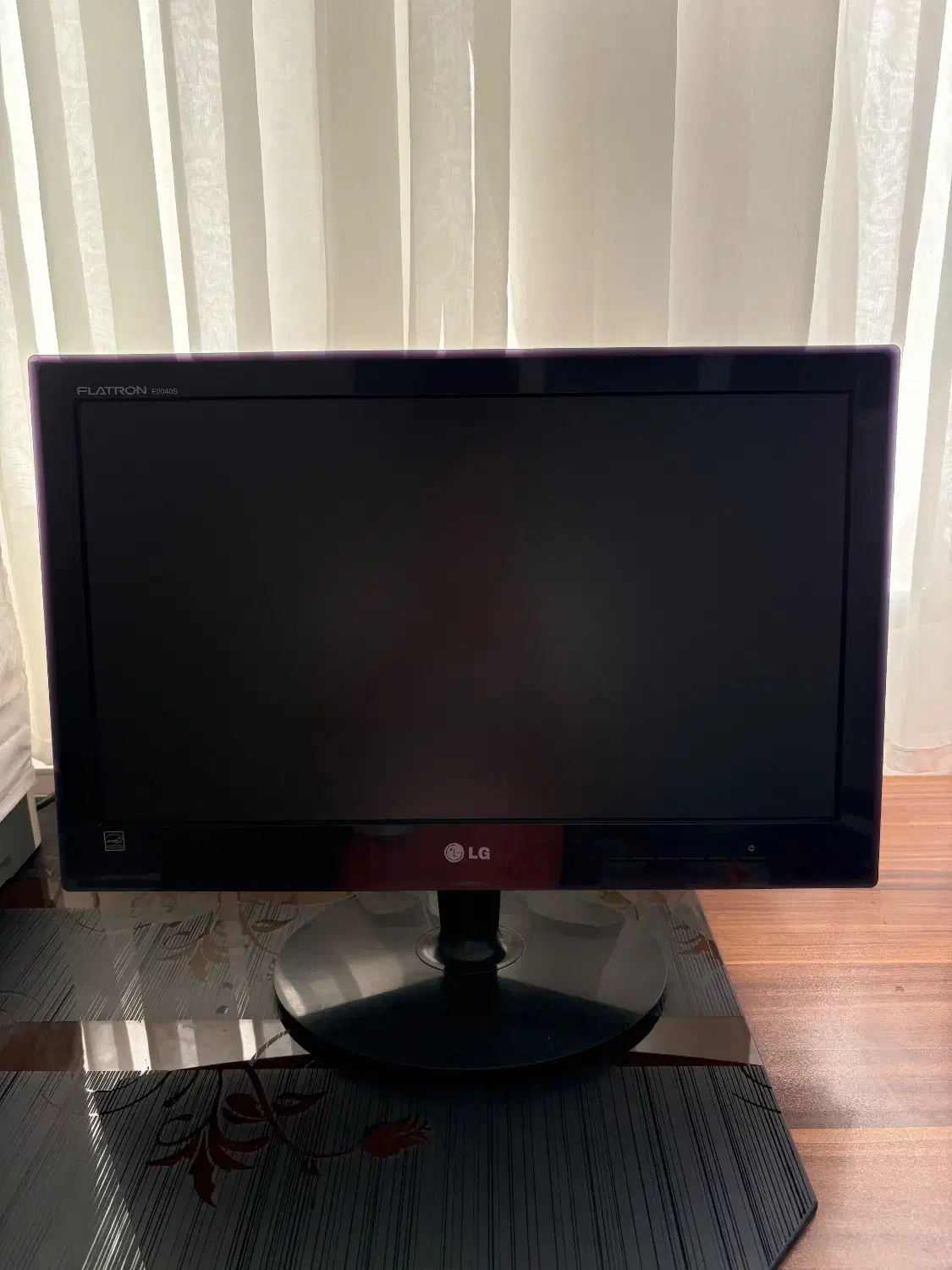 مانیتور الجی Flatron E2040s (اصل کره)|قطعات و لوازم جانبی رایانه|تبریز, |دیوار