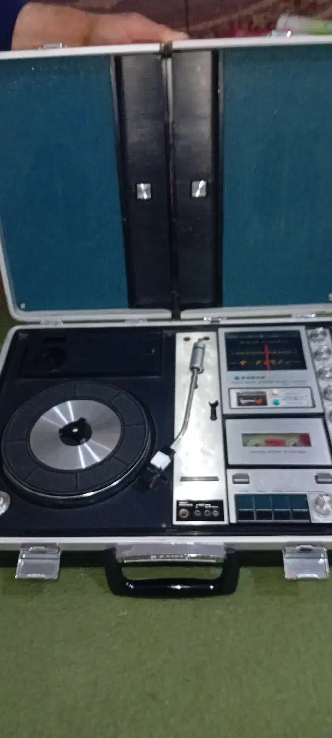 گرامافون سه کاره|کلکسیون اشیاء عتیقه|چرداول, |دیوار