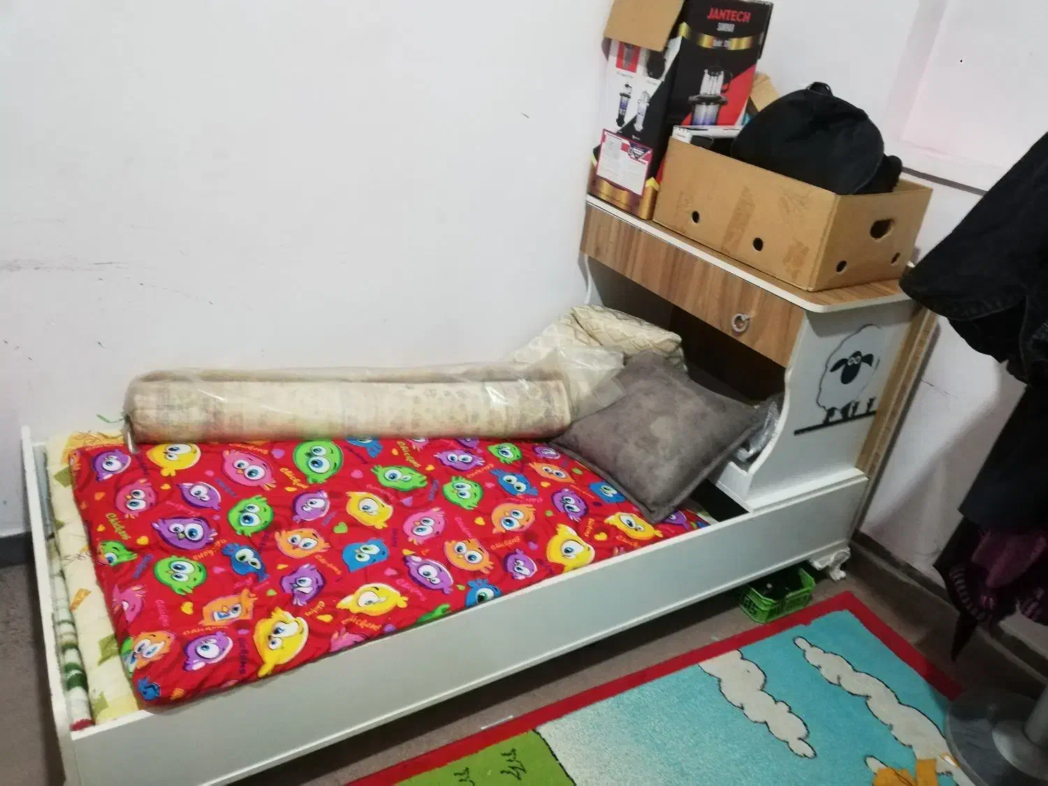 کمد وویترین و تخت سه منظوره|تخت و سرویس خواب|قم, باسکول|دیوار