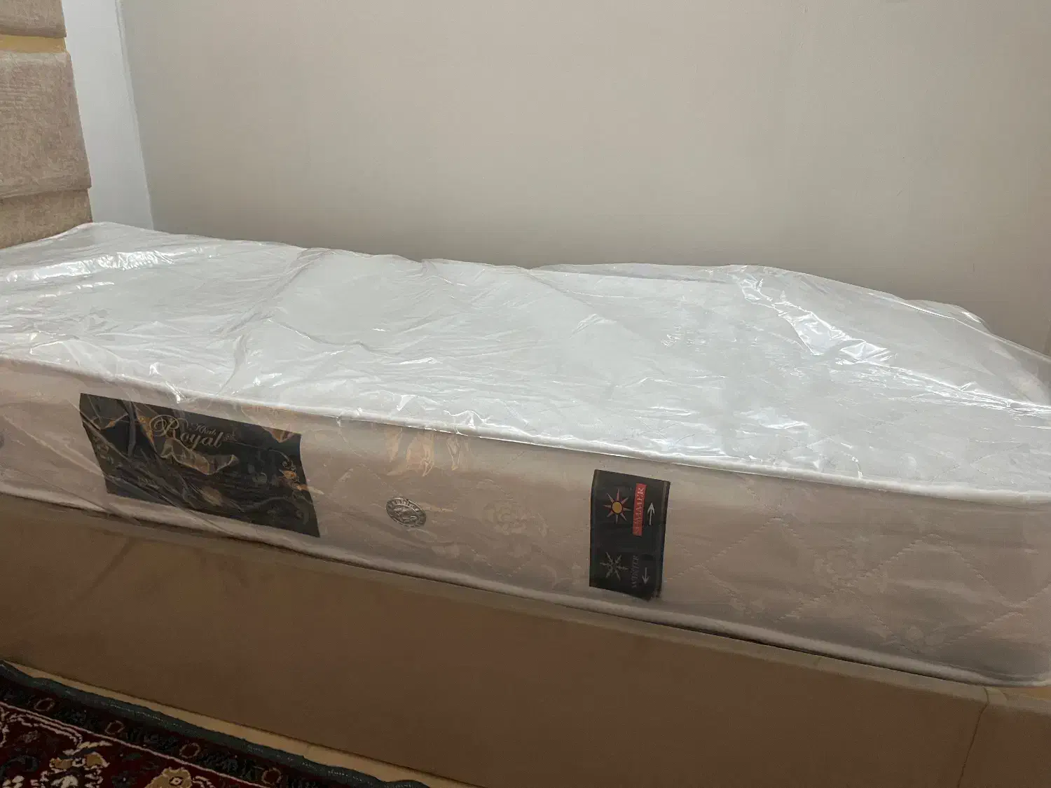 تشک|تشک تختخواب|اصفهان, سپاهان‌شهر|دیوار