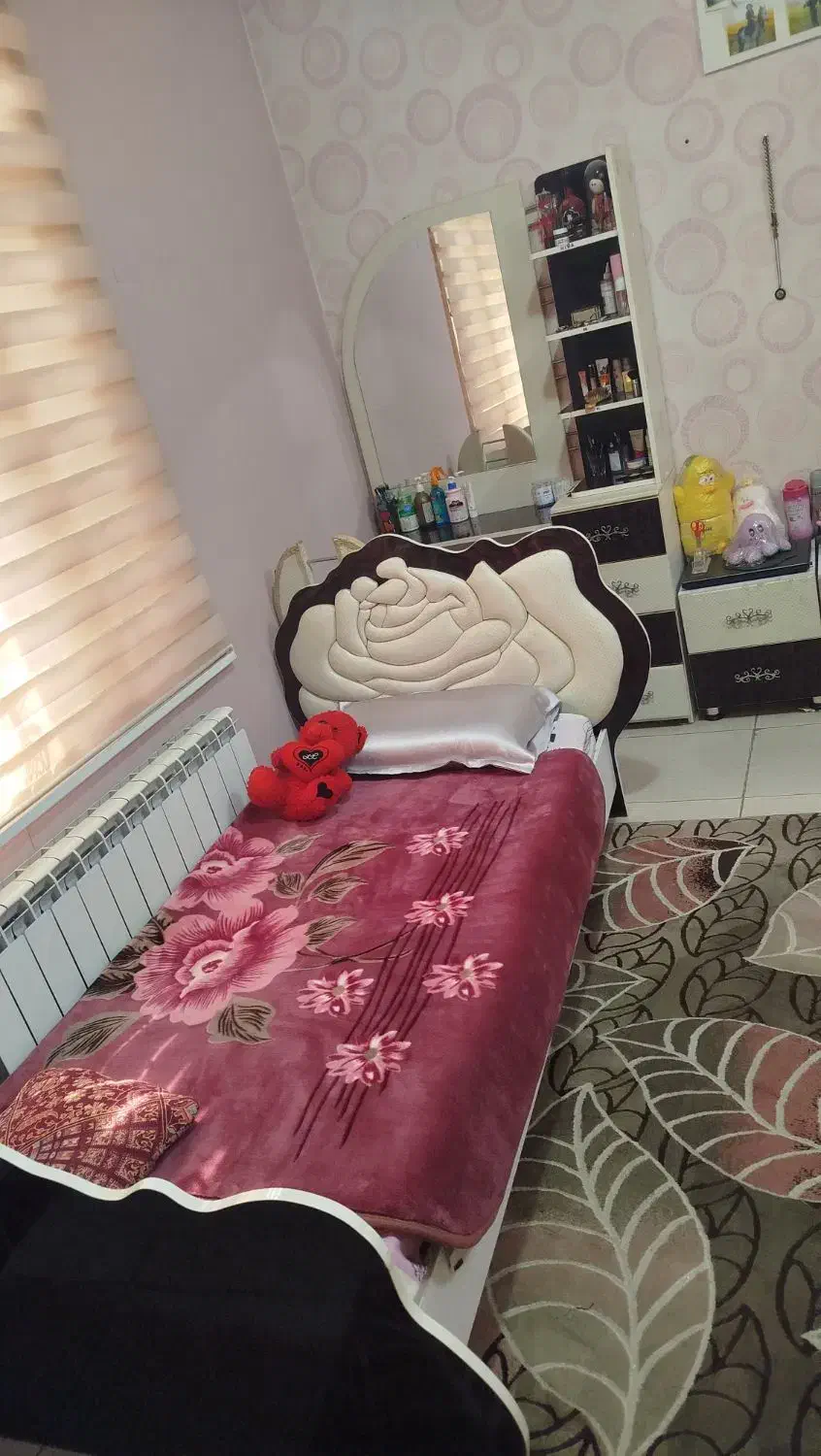 ۲ سرویس خواب تک‌ نفره کامل + تشک رویال|تخت و سرویس خواب|بروجرد, |دیوار