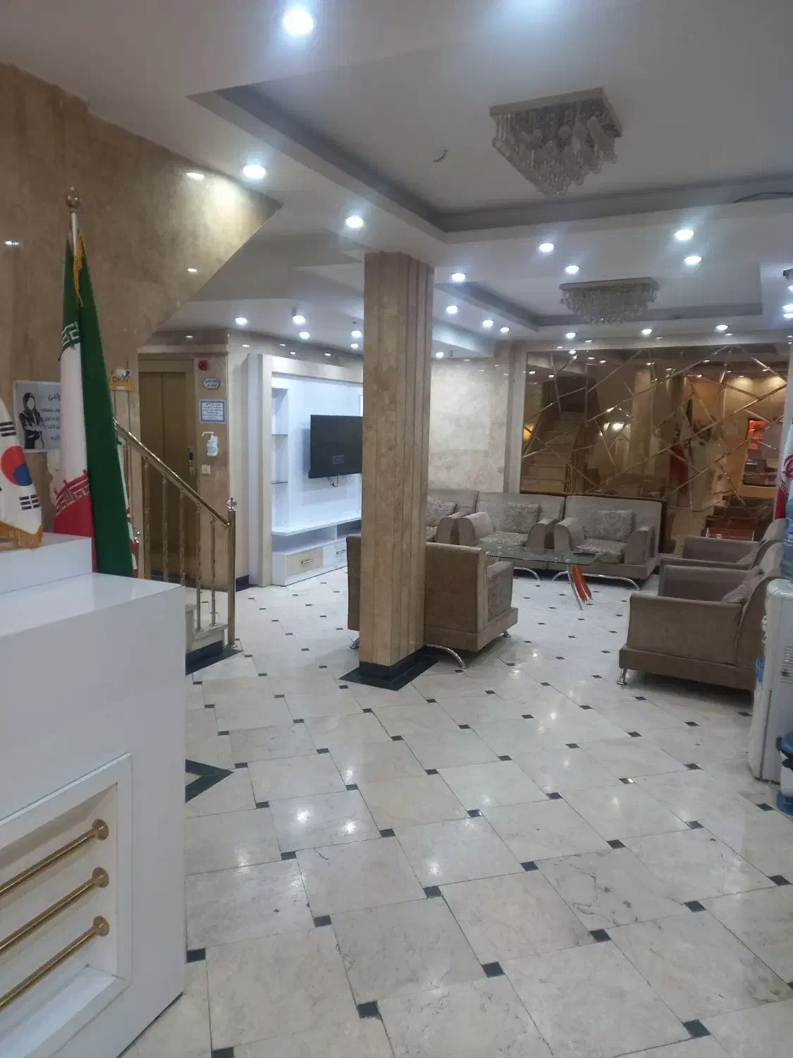 خاندار جهت کار در هتل|استخدام سرایداری و نظافت|مشهد, آیت الله خامنهای|دیوار