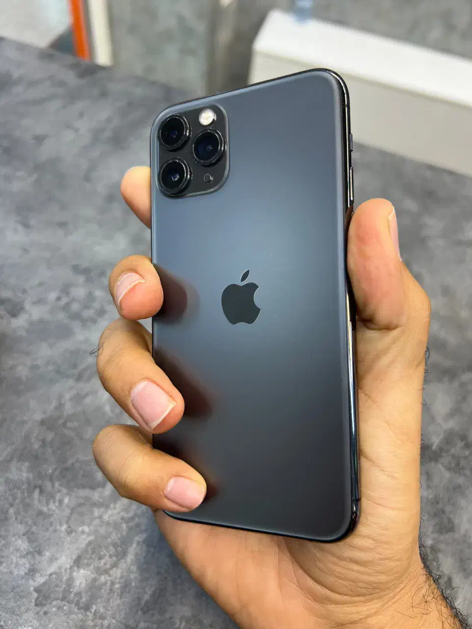 iphone 11pro LLA|موبایل|بندرعباس, |دیوار