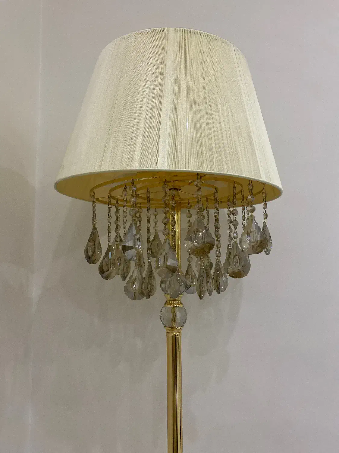 اباژور|چراغ خواب و آباژور|فردیس, فردیس|دیوار