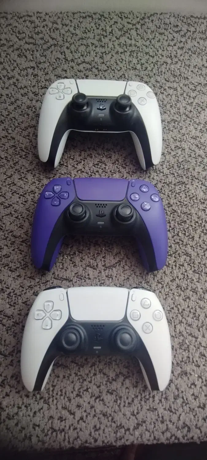 Ps 5 سه دسته و پایه شارژر آنلاین|کنسول، بازی ویدئویی و آنلاین|تهران, جوانمردان (اندیشه)|دیوار