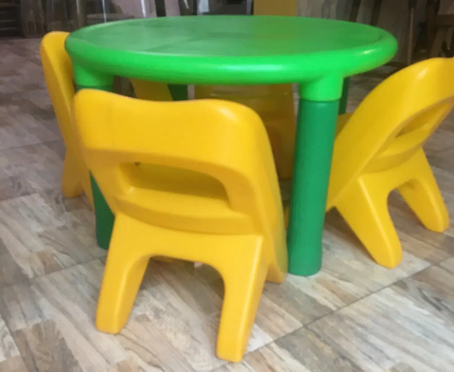 میز و صندلی کودک|اسباب و اثاث بچه|اصفهان, پزوه|دیوار