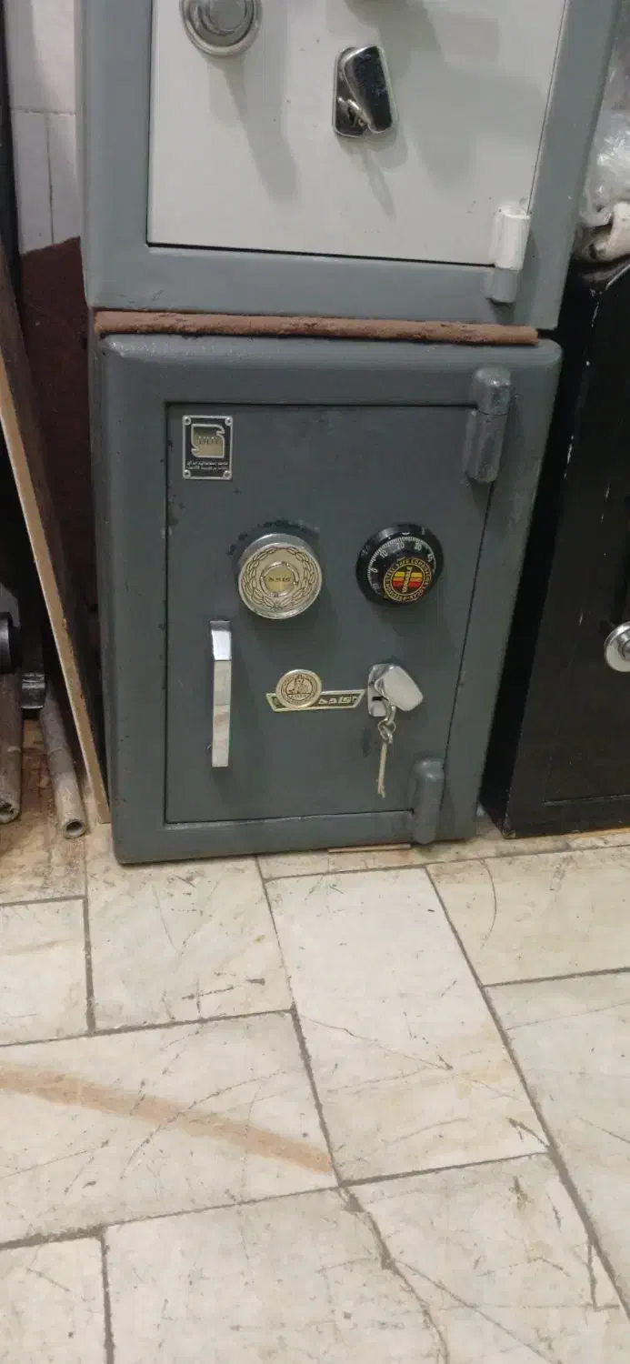 گاوصندوق ۲۵۰کیلویی رمزتایوانی اصل درحد نو|ابزارآلات|تهران, آهنگ|دیوار