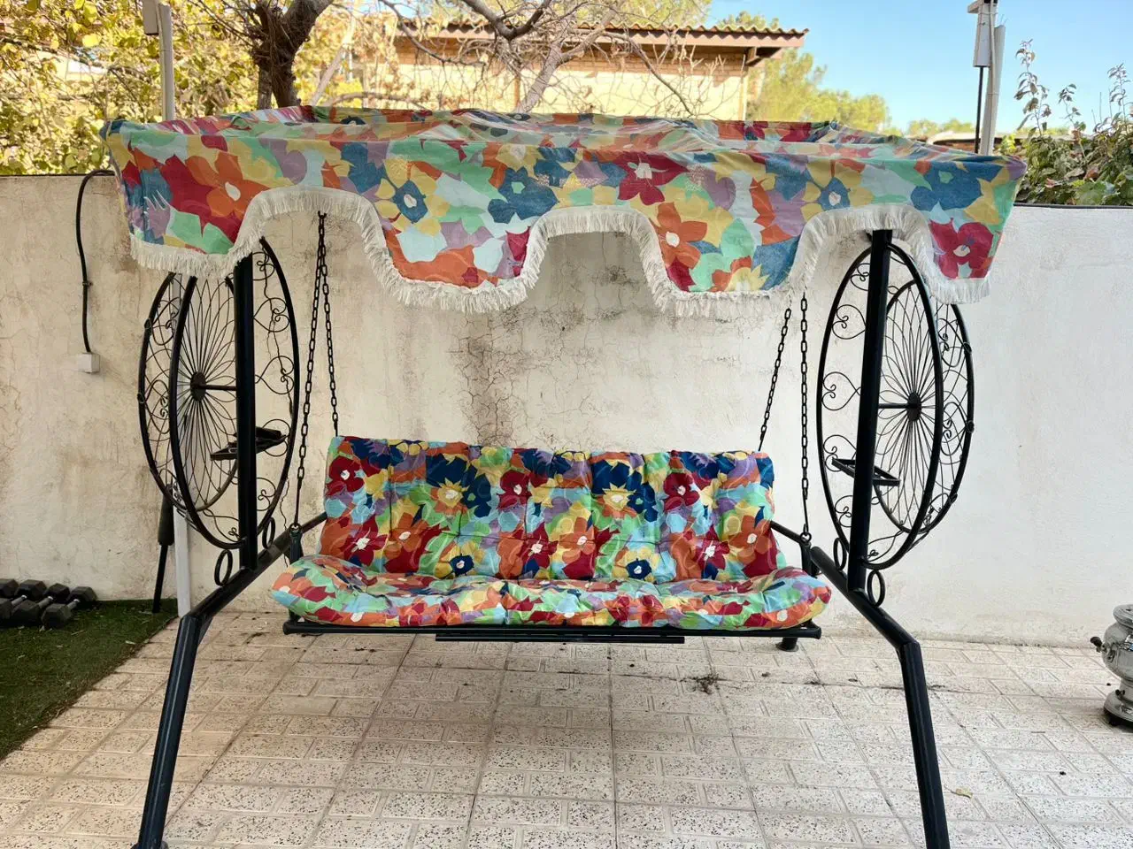 صندلی فلزی با میز و تاب در حد نو|صندلی و نیمکت|رباطکریم, پرندک|دیوار