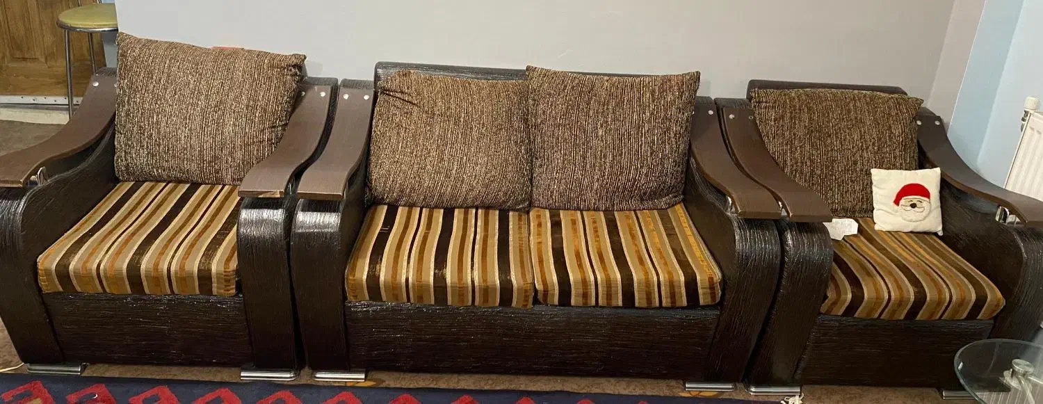 مبل راحتی|مبلمان خانگی و میز عسلی|صدرا-فارس, فاز ۱|دیوار