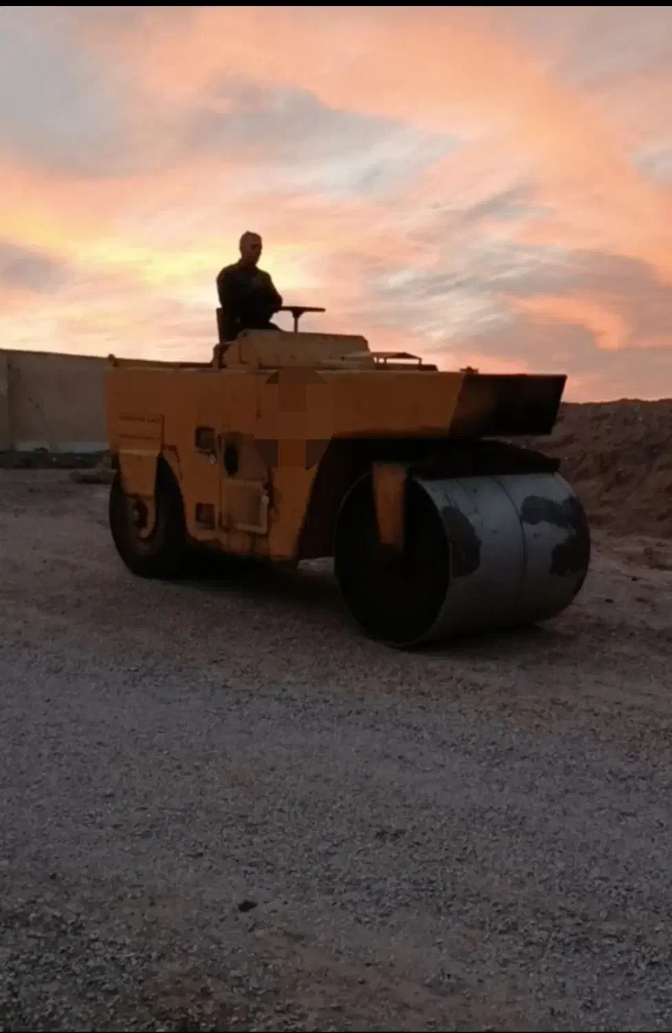 غلطک آهنی  و لاستیکی آسفالت|ماشین‌آلات صنعتی|تبریز, |دیوار