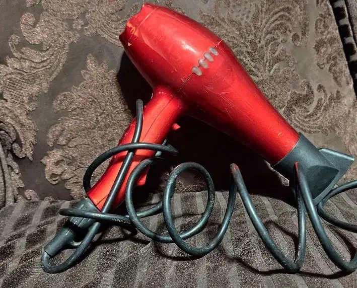 سشوار کاملا سالم و تمیز|آرایشی، بهداشتی، درمانی|صومعهسرا, |دیوار