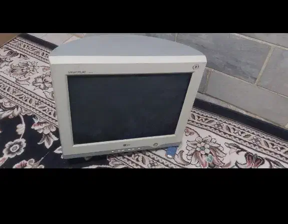 مانیتور کامپیوتر ۱۷ اینچ ال جی|قطعات و لوازم جانبی رایانه|اراک, |دیوار