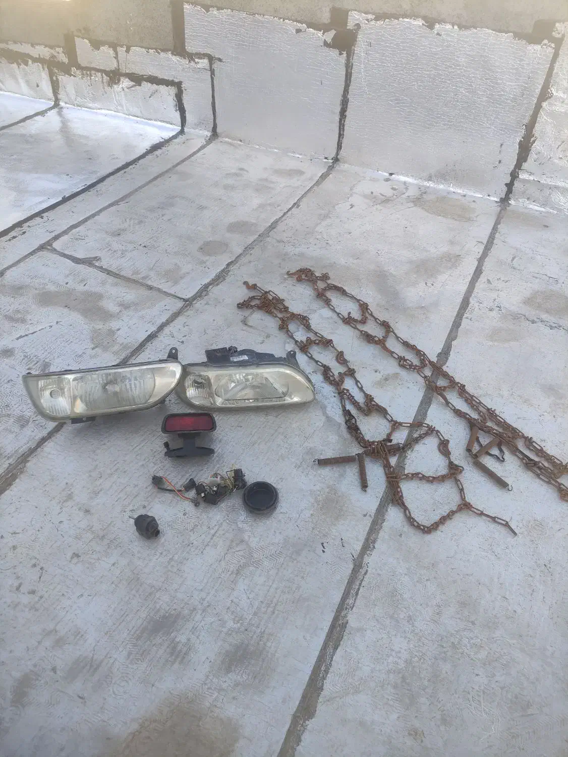 زنجیرچرخ و چراغ پراید|قطعات یدکی و لوازم جانبی|کرمانشاه, |دیوار