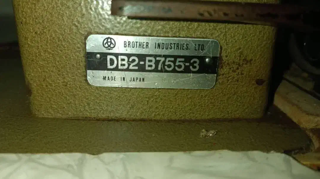 چرخ خیاطی صنعتی در حد نو|چرخ خیاطی و ریسندگی|رودبنه, |دیوار