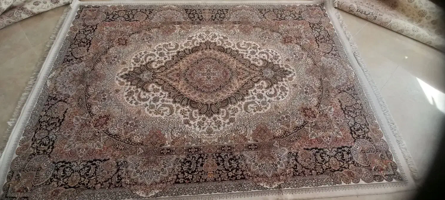 فرش ۹متری سالم و تمیز|فرش|سبزوار, قصبه اب یمین|دیوار