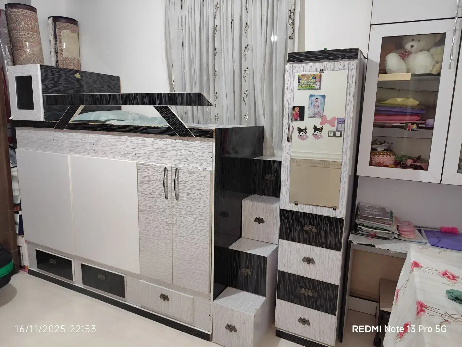 تخت دوطبقه با کمد لباس و کمد و میز تحریر|تخت و صندلی بچه|چابهار, |دیوار