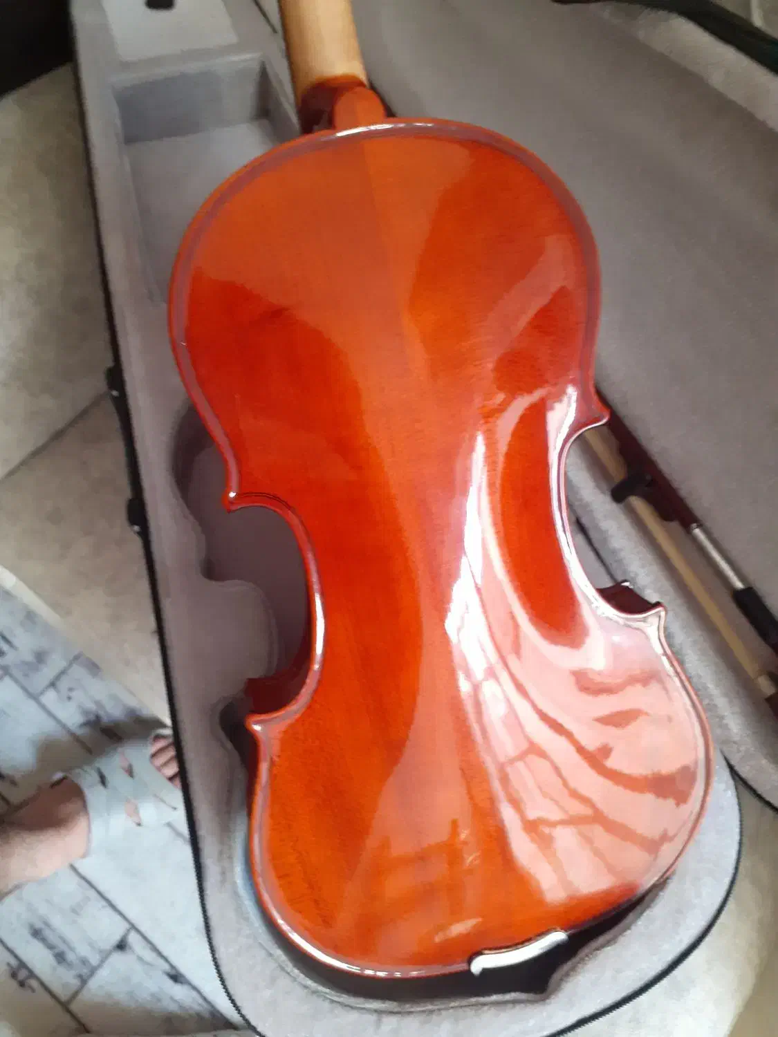 ویولون ( برند RENATO )|ویولن|رشت, پل تالشان|دیوار