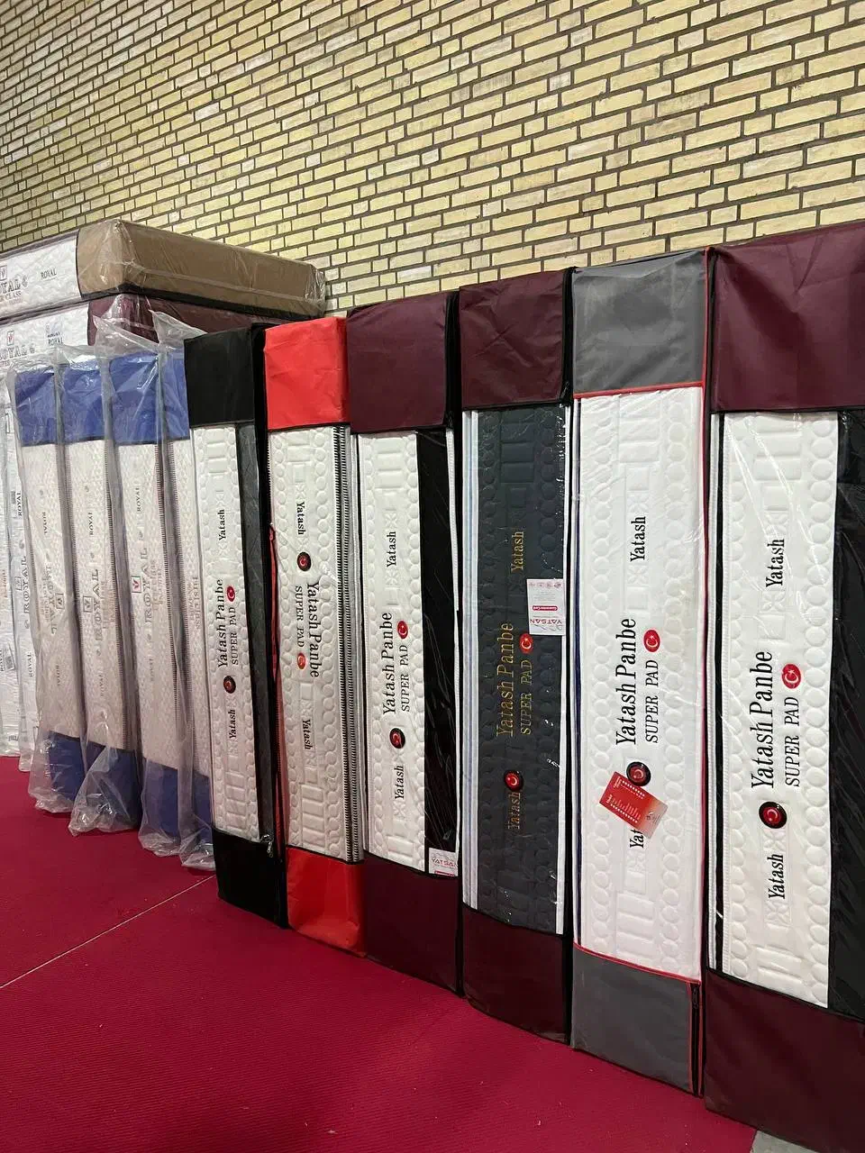 گالری خواب عرضه کننده انواع تشک های مختلف کد 30021|تشک تختخواب|کرج, گلدشت|دیوار