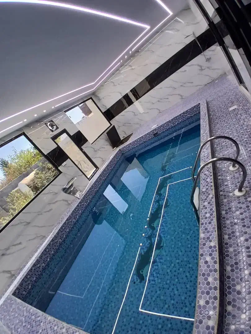 اجاره باغ ویلا مدرن شیک استخر داخل بنا نوساز|اجارهٔ کوتاه‌مدت ویلا و باغ|فردیس, قریشی|دیوار