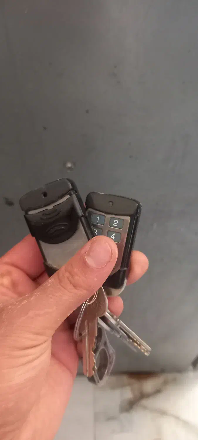 گم شده|اشیا|بروجرد, |دیوار