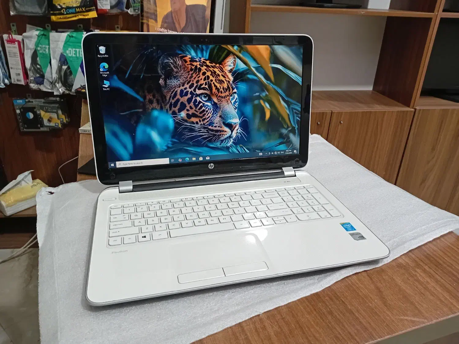 لپ تاپ برند HP سفید با سی پیو i7|رایانه همراه|بابل, |دیوار