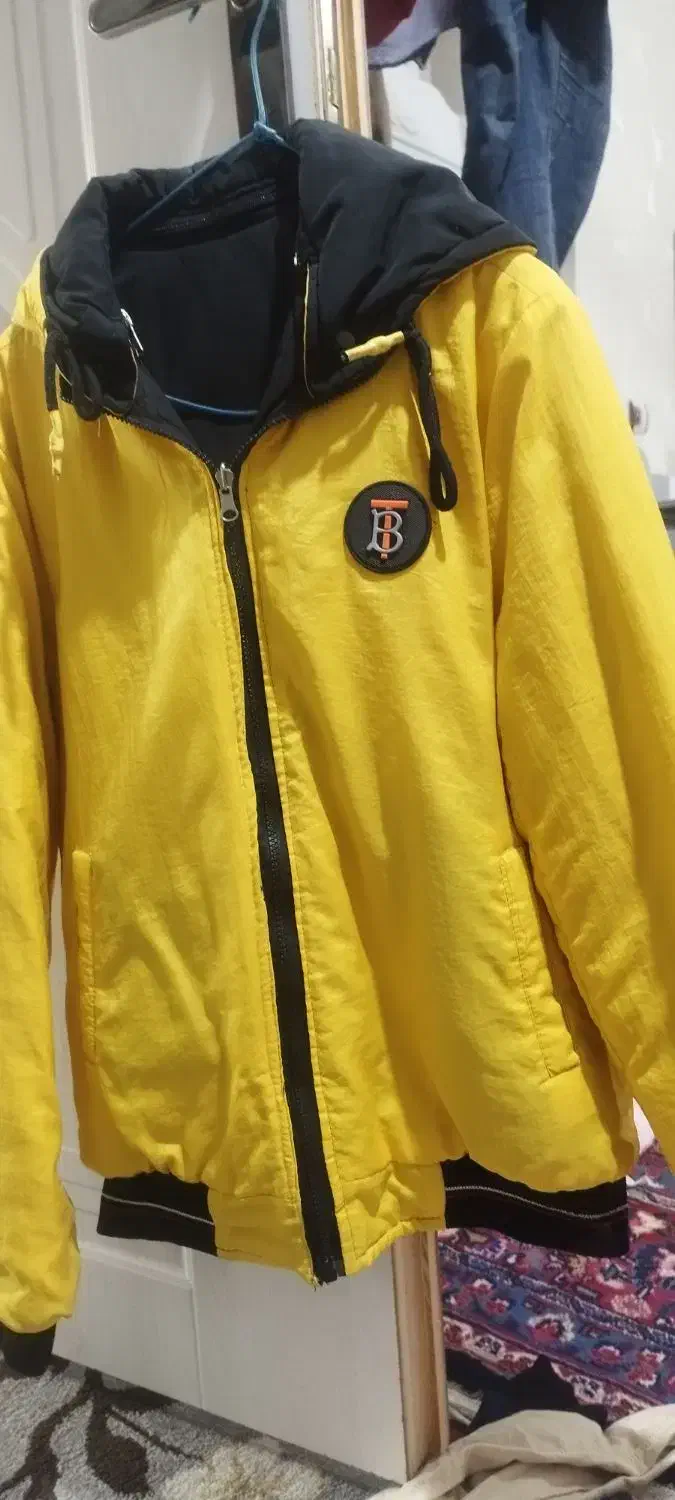 کاپشن|لباس|عجب شیر, |دیوار