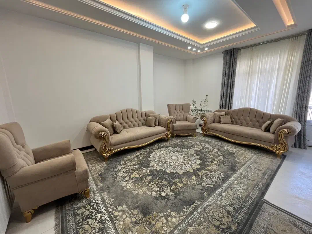 مبل بسیار قشنگ وتمیز|مبلمان خانگی و میز عسلی|کرمان, |دیوار