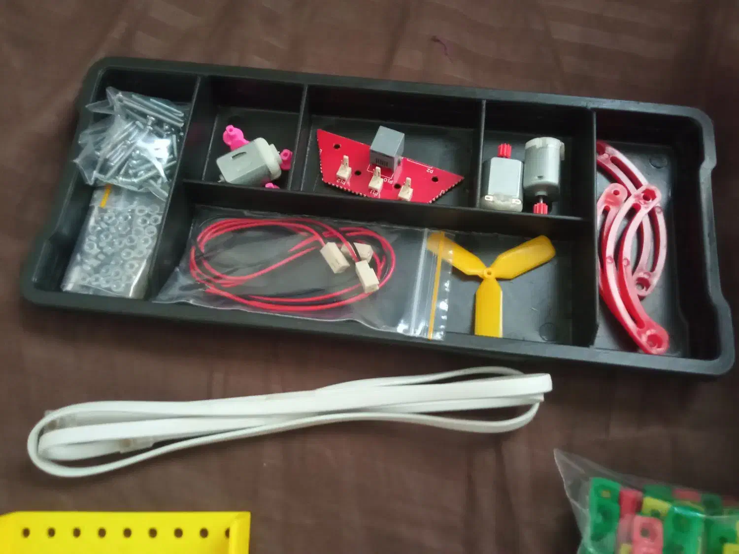 پک رباتیک|اسباببازی|پرند, فاز ۴|دیوار