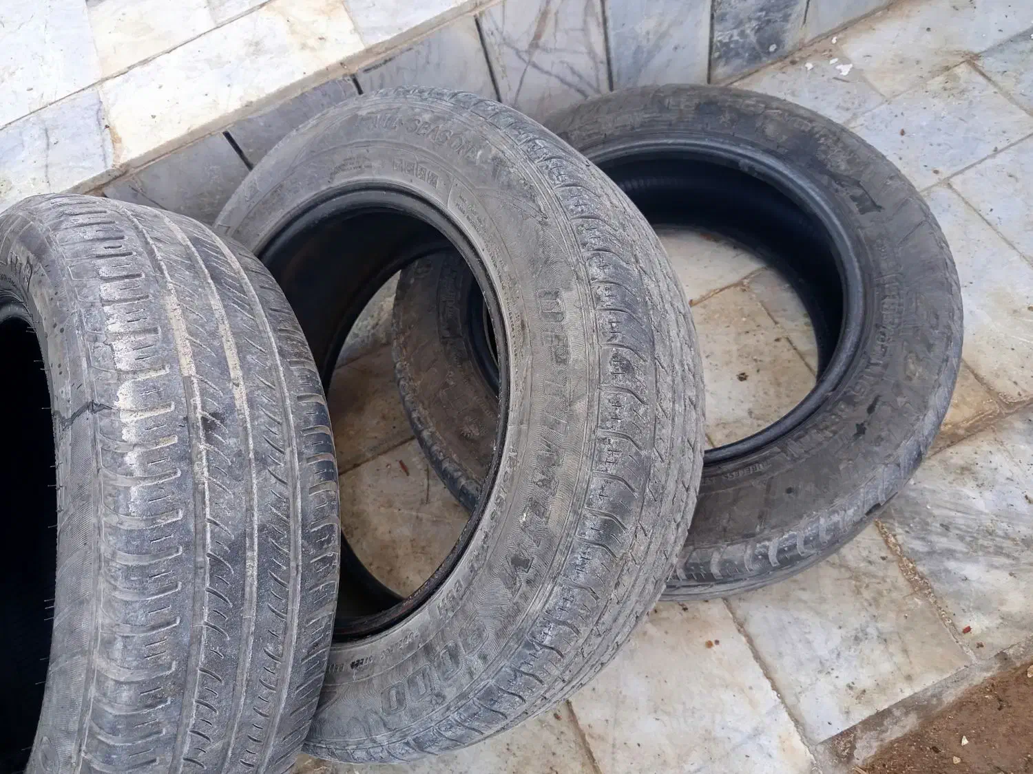 لاستیک|قطعات یدکی و لوازم جانبی|زرین دشت (فارس), |دیوار