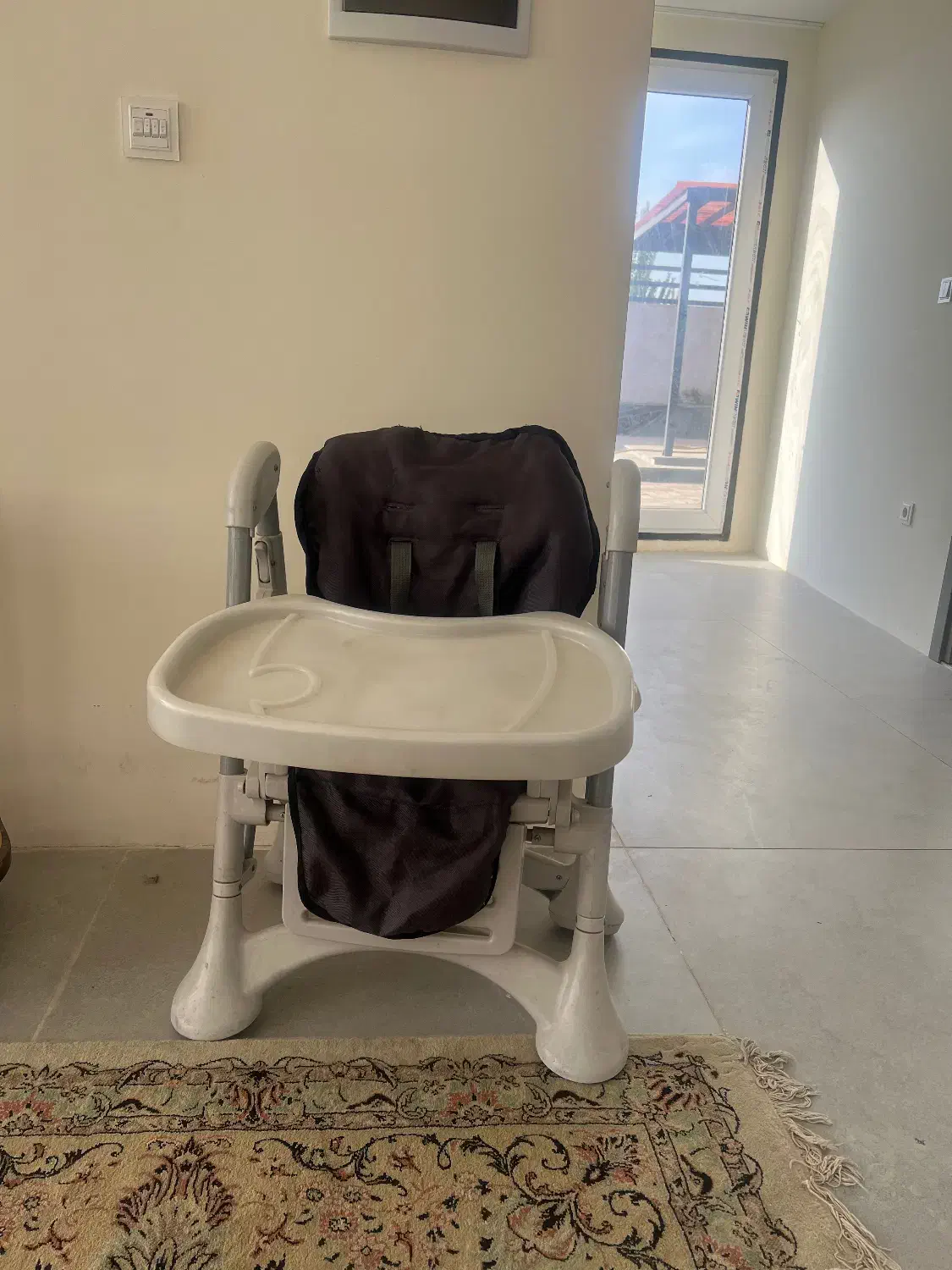 صندلی بچه|تخت و صندلی بچه|چهارباغ, |دیوار