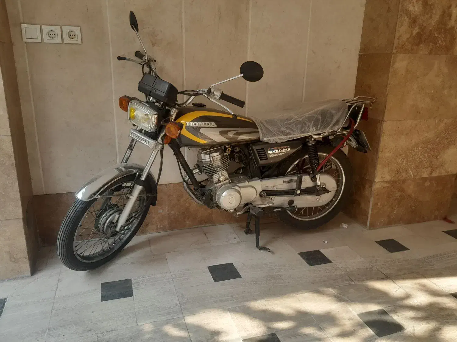 هندا ایرانی مدل ۸۳|موتورسیکلت|تهران, والفجر (افسریه)|دیوار