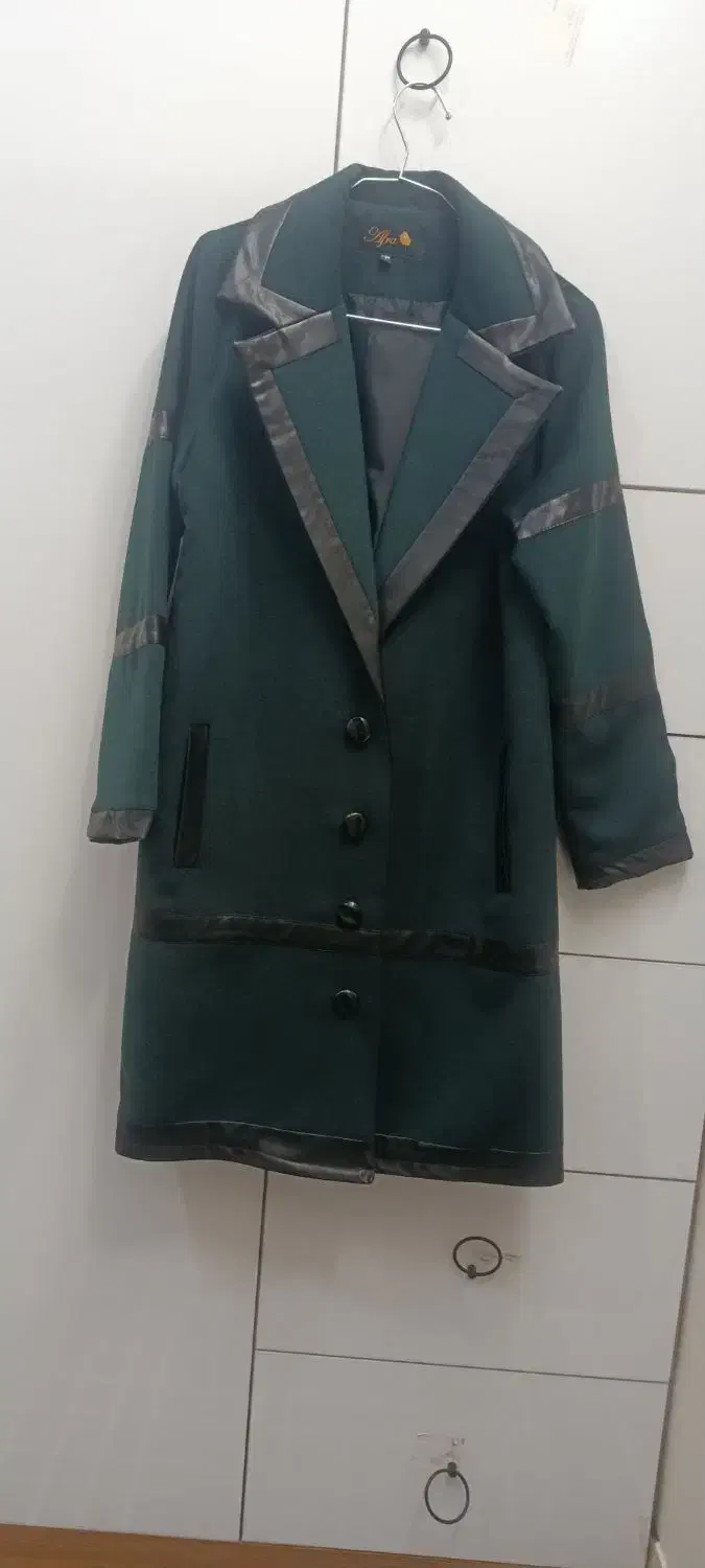 پالتو|لباس|اصفهان, شیخ طوسی|دیوار