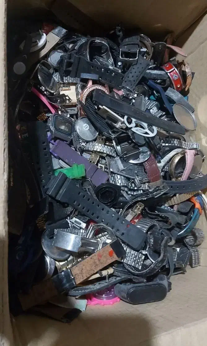 ۵۰۰ عدد ساعت مچی ضایعاتی باتری خور|ساعت|قهدریجان, |دیوار