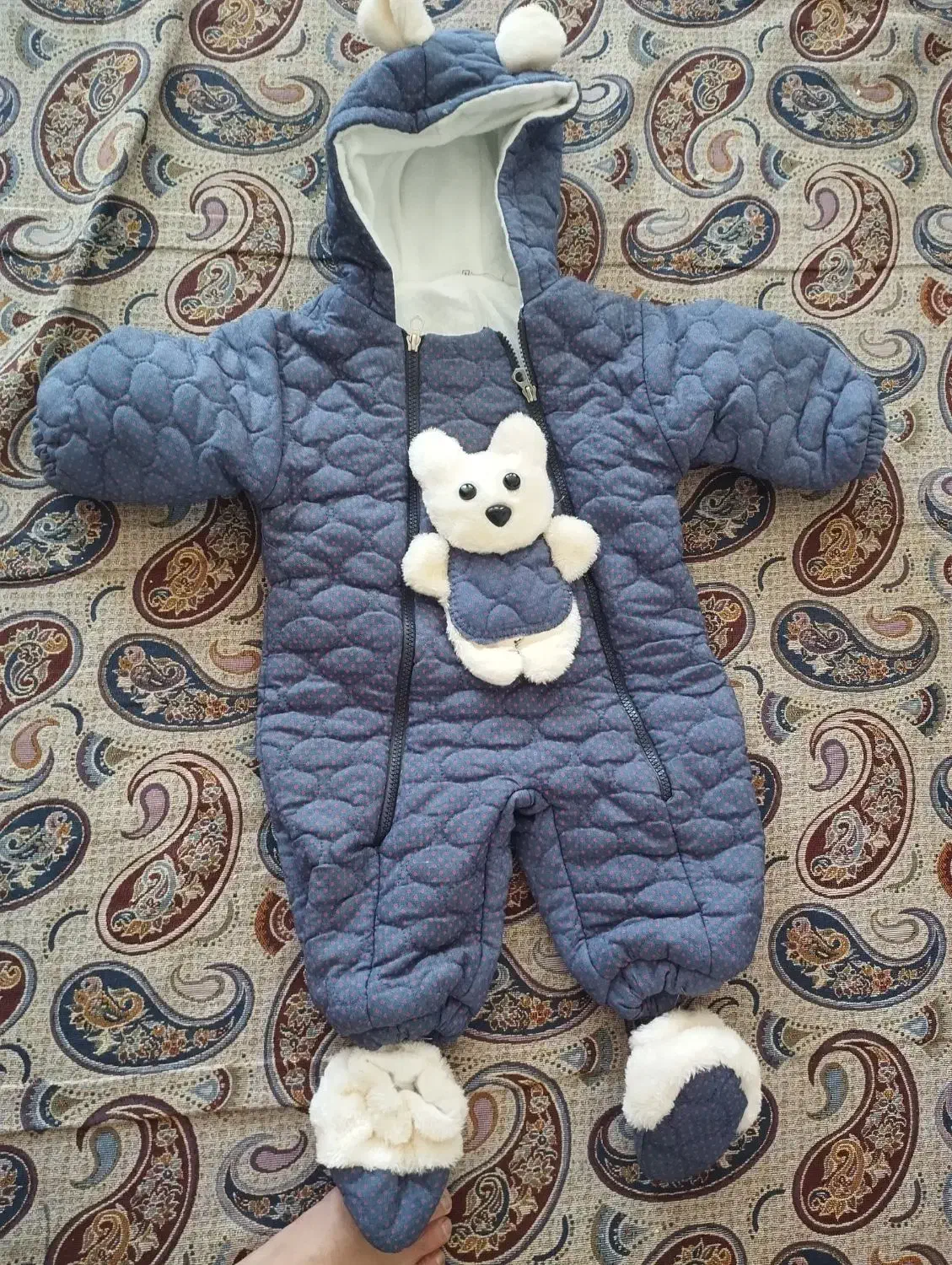 کاپشن|کفش و لباس بچه|دامغان, |دیوار