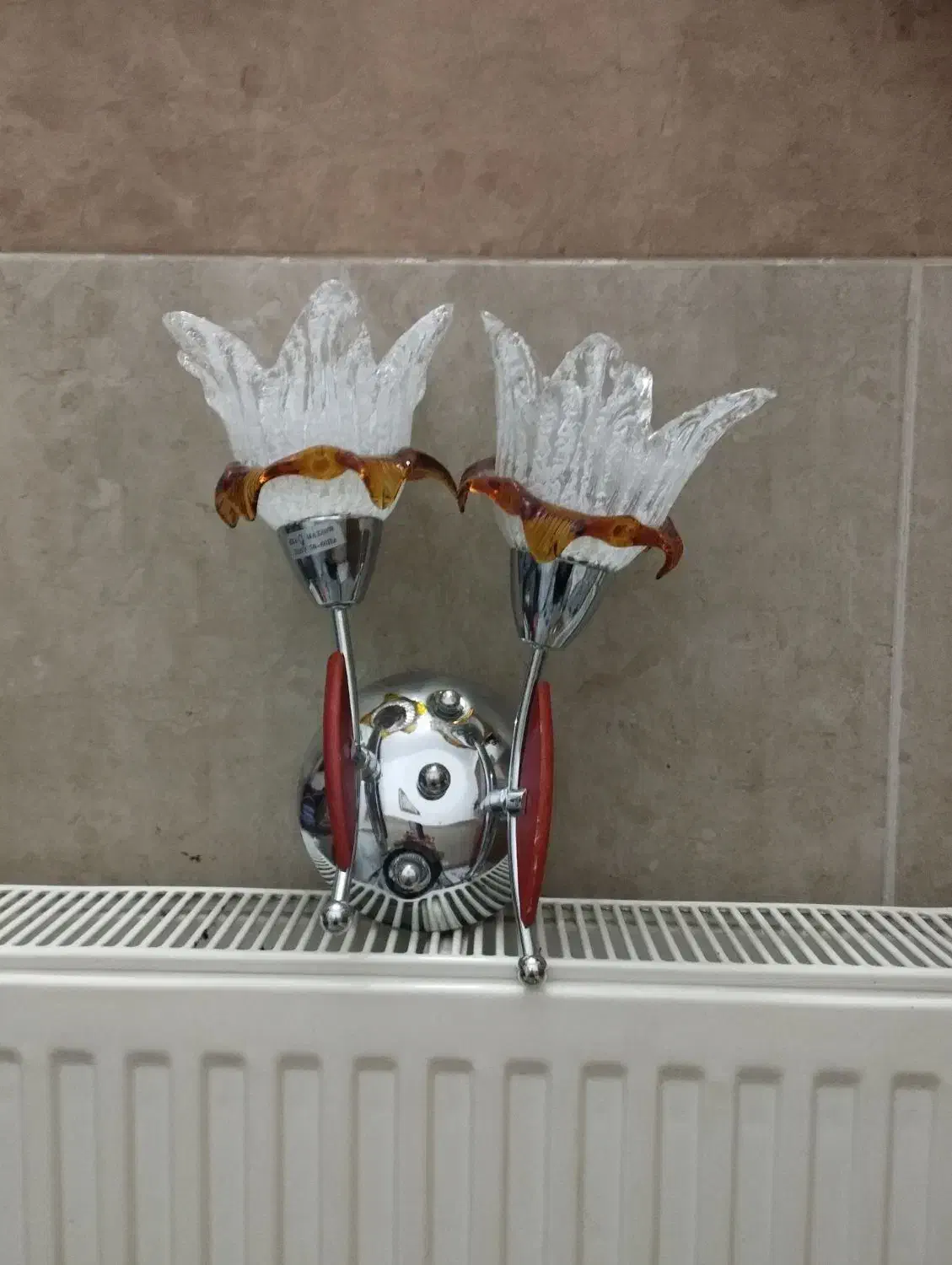 یک عدد لوستر دیواری دو شاخه نو فقط ۲۰۰|لوستر و چراغ آویز|قم, دورشهر|دیوار