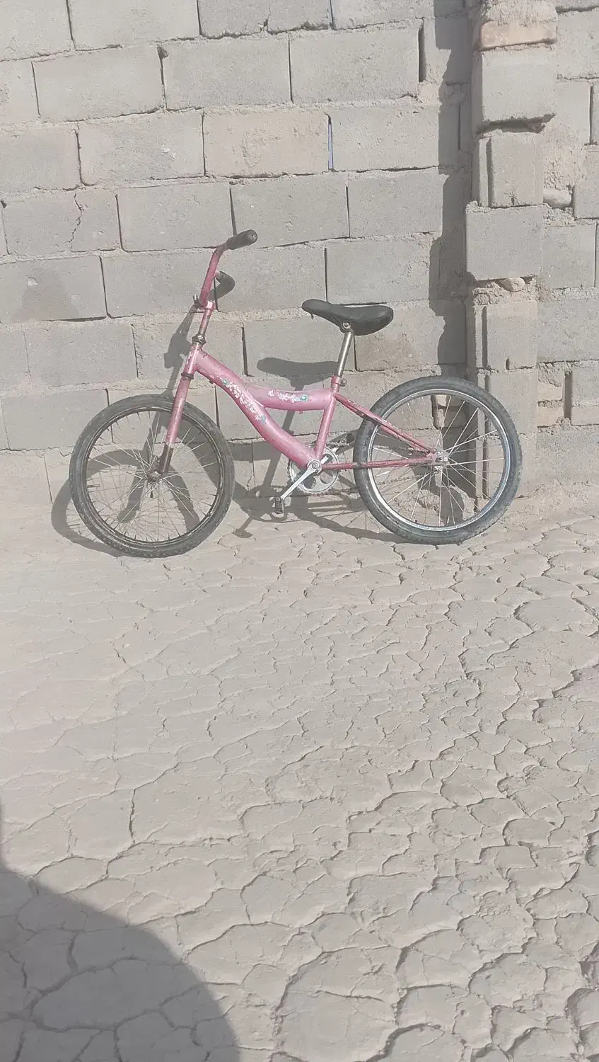 دوچرخه 20|دوچرخه، اسکیت، اسکوتر|نیمروز, |دیوار