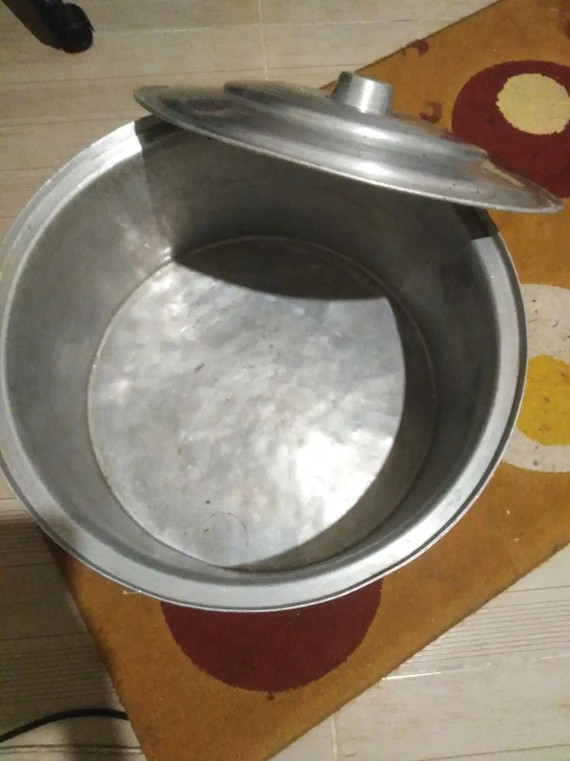 دیگ  رویی بزرگ  وگوچک|ظروف پخت‌وپز|گرگان, |دیوار