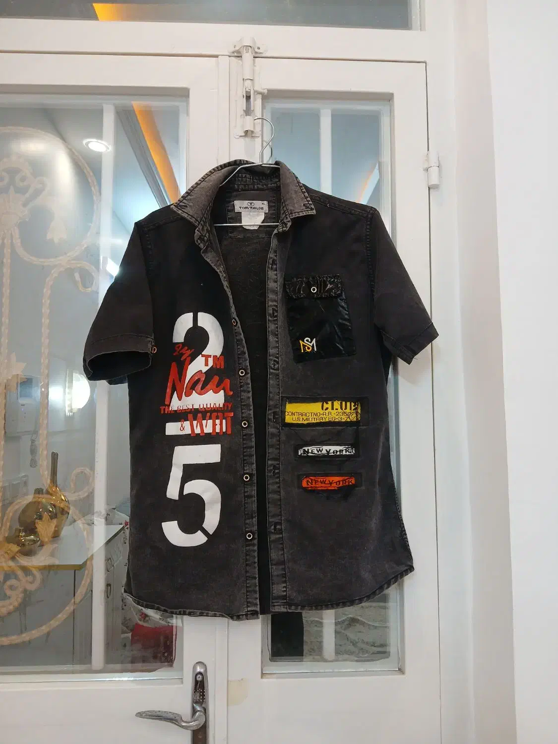 پیراهن مردانه|لباس|نیشابور, گنبد سبز|دیوار