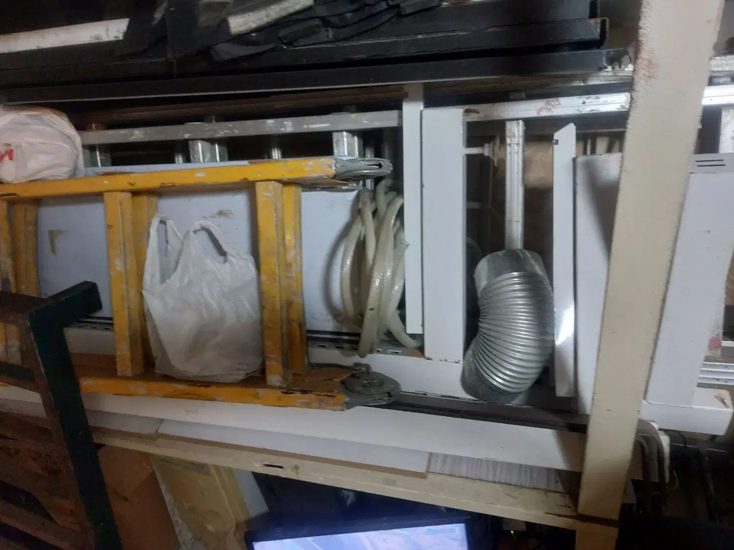 نردبان|ابزارآلات|آفتاب, |دیوار