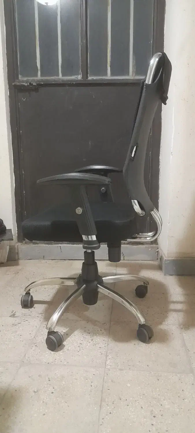 دو عدد صندلی مدیریتی مارک نیلپر و Live|صندلی و نیمکت|اسلامشهر, شهرک قائمیه|دیوار